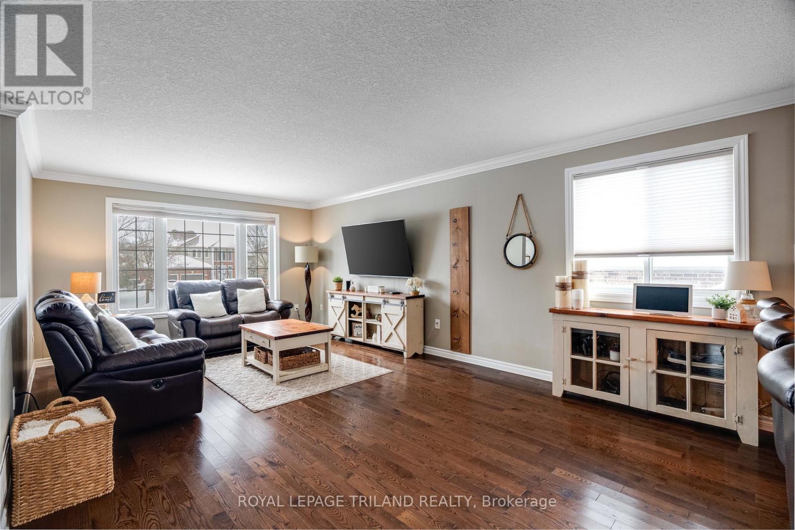 42 Fieldstone Crescent, Middlesex Centre, Ontario  N0L 1R0 - Photo 4 - X12708346