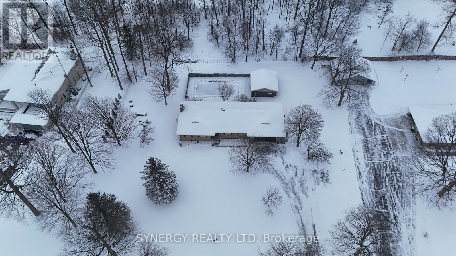 4422 Nauvoo Road, Brooke-Alvinston, Ontario  N0M 2S0 - Photo 5 - X12708386