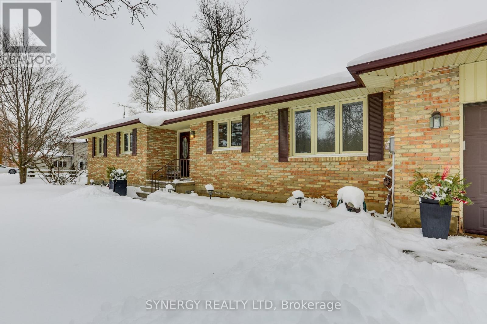 4422 Nauvoo Road, Brooke-Alvinston, Ontario  N0M 2S0 - Photo 8 - X12708386