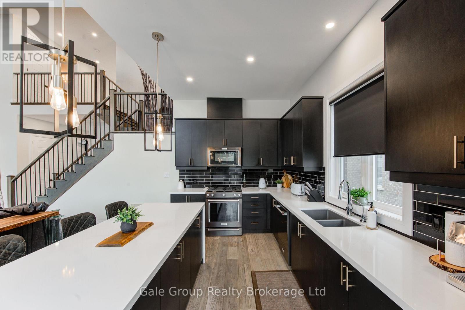 409 Somme Street, Woodstock, Ontario  N4T 0K3 - Photo 10 - X12708320