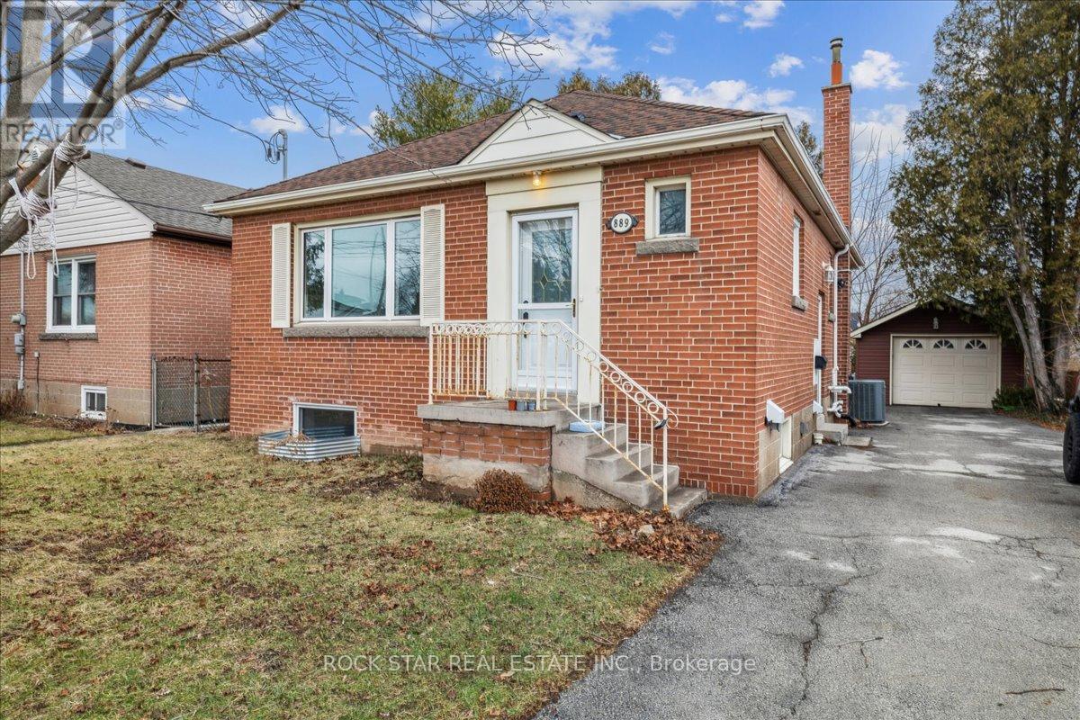 UPPER - 889 FENNELL AVENUE E, Hamilton, Ontario