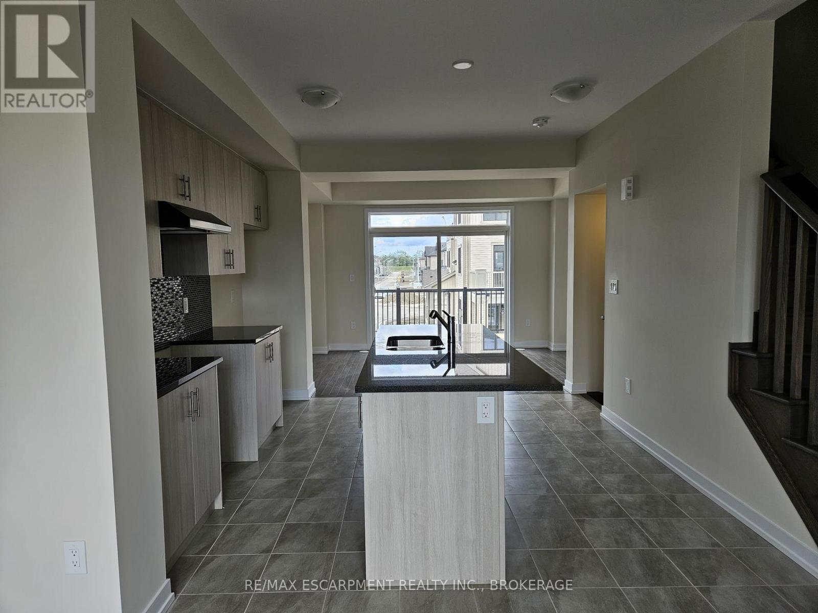 205 Melody Lane, Thorold (Hurricane/merrittville), Ontario  L3B 5N5 - Photo 11 - X12708136