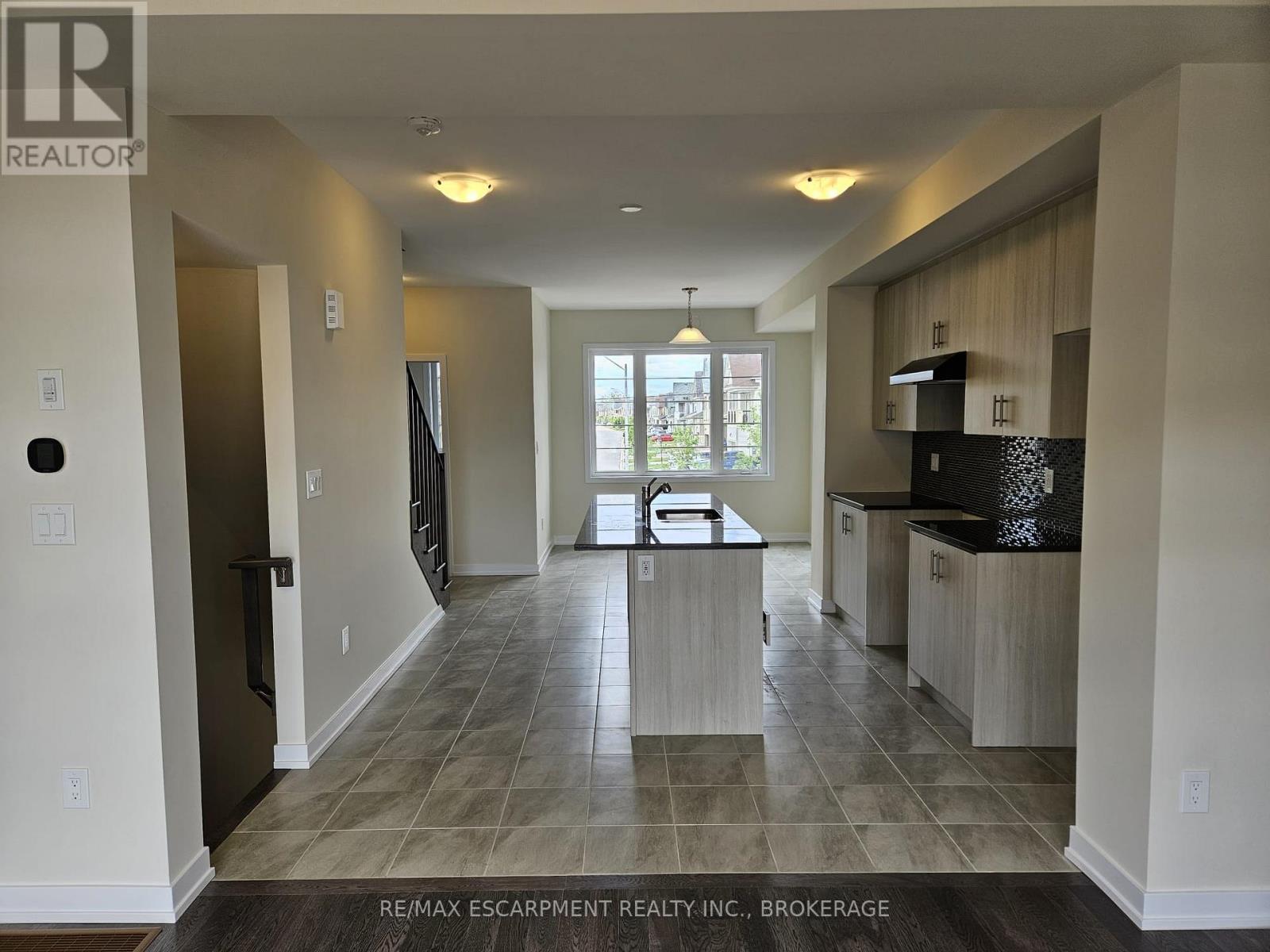 205 Melody Lane, Thorold (Hurricane/merrittville), Ontario  L3B 5N5 - Photo 3 - X12708136