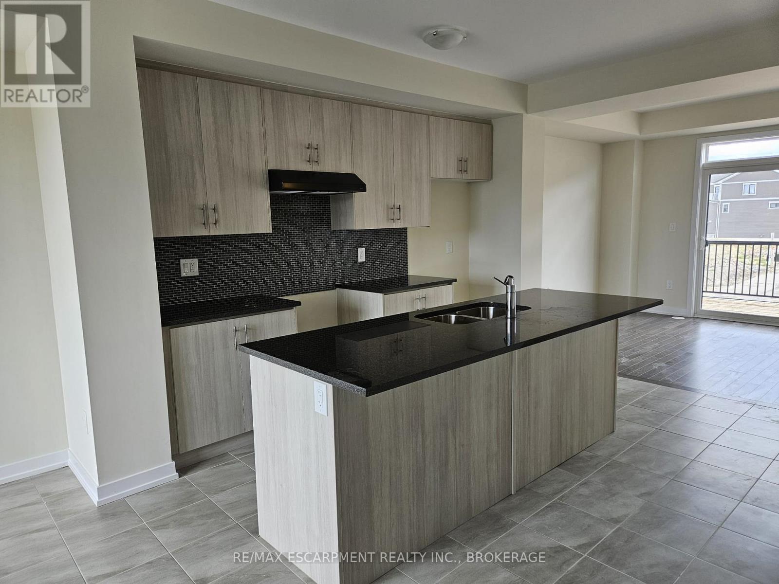 205 Melody Lane, Thorold (Hurricane/merrittville), Ontario  L3B 5N5 - Photo 8 - X12708136