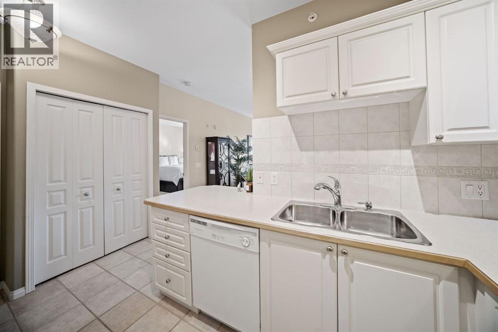 #, 3213 Lake Fraser Court Se, Calgary, Alberta  T2J 7H4 - Photo 7 - A2280134