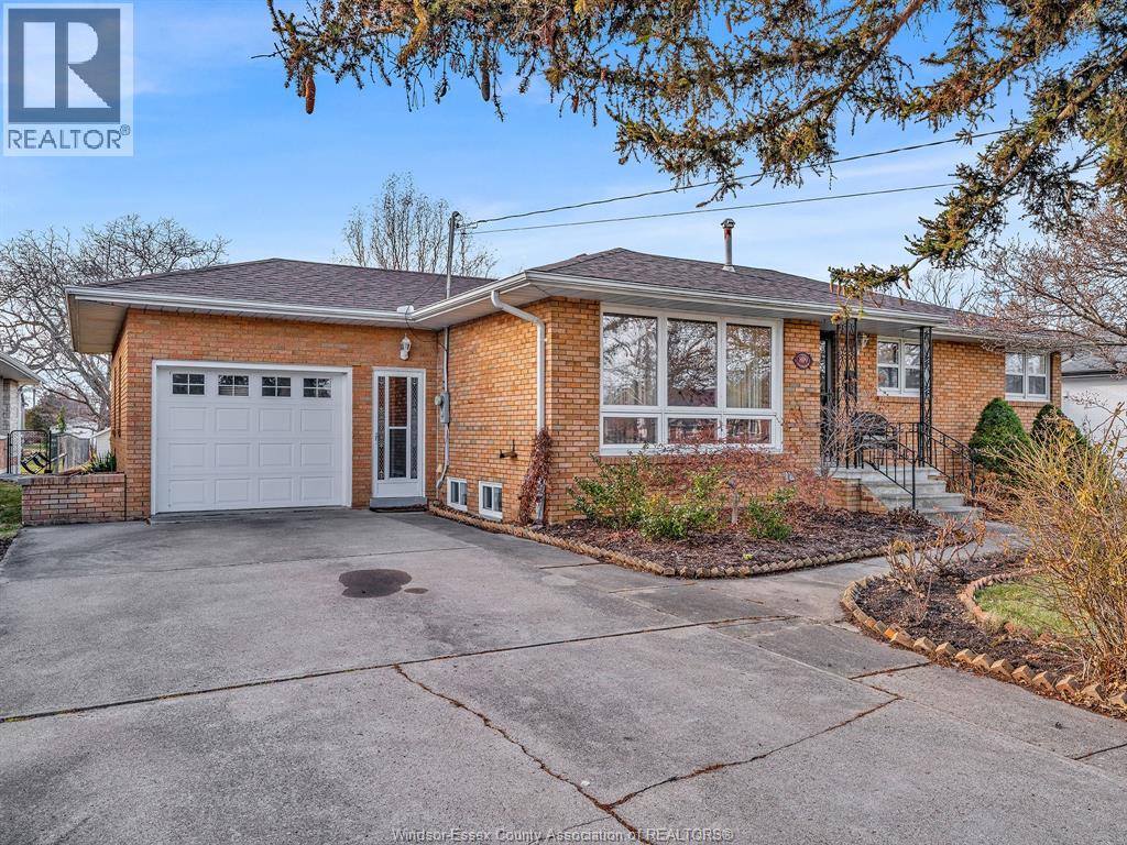 MLS# 26001377: 809 LACASSE, Tecumseh, Canada