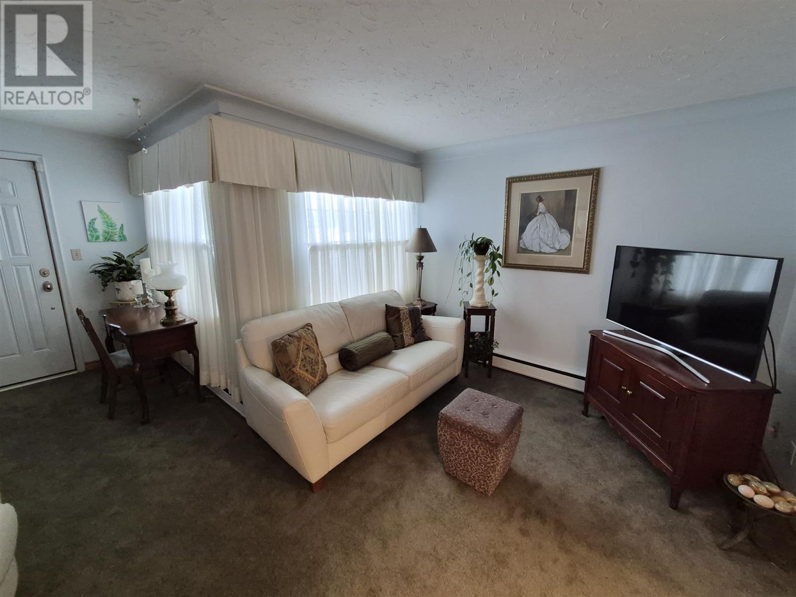 349 Fourth Ave, Sault Ste. Marie, Ontario P6C 4L9 - Photo 6 - SM260098