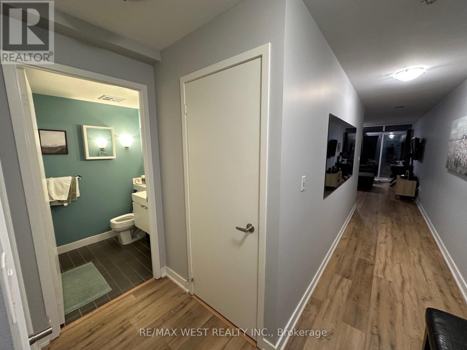 1215 - 4k Spadina Avenue, Toronto, Ontario  M5V 3Y9 - Photo 2 - C12708186
