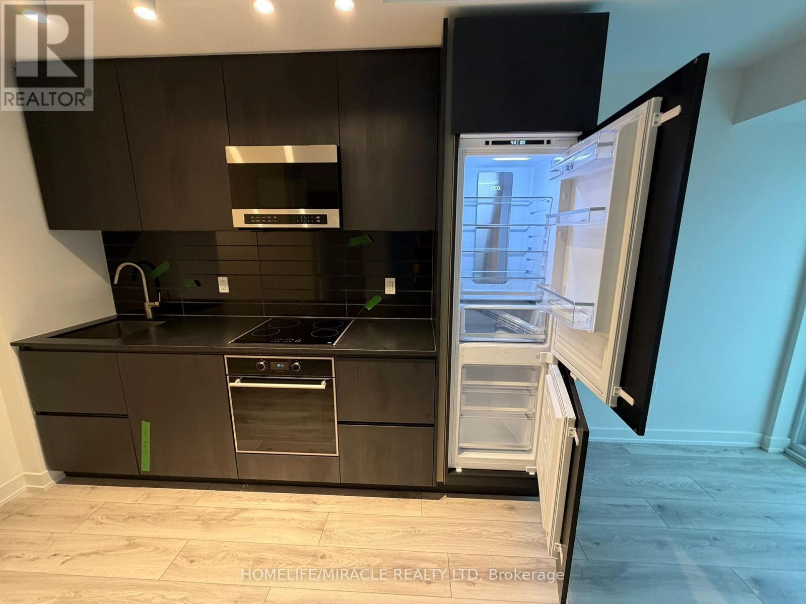 803 - 120 Broadway Avenue, Toronto, Ontario  M4P 0E9 - Photo 3 - C12708360