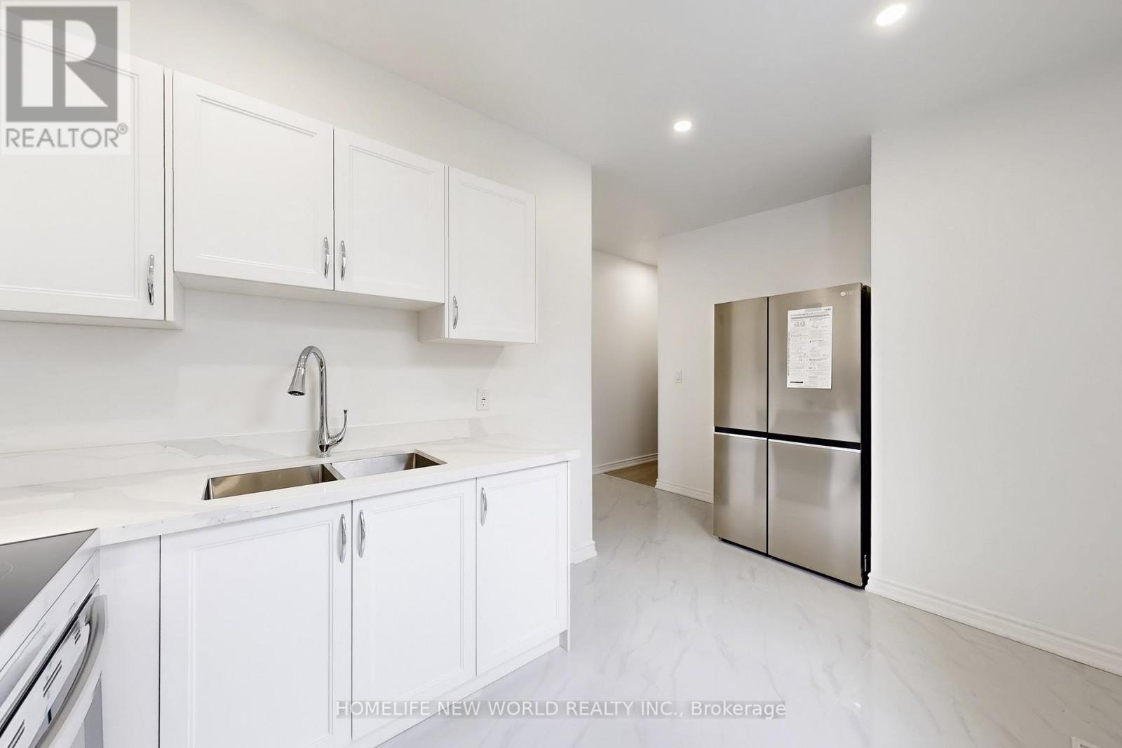 38 Kensington Avenue, Toronto, Ontario M5T 2J9 - Photo 10 - C12708426