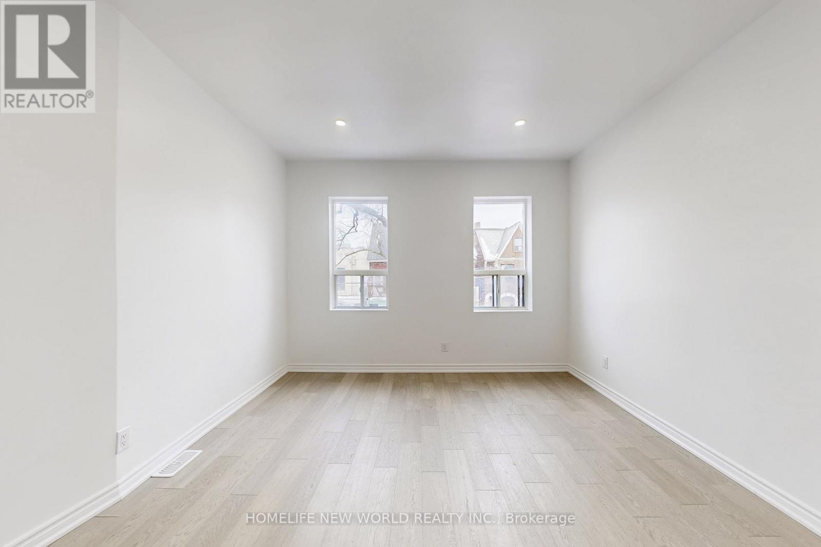 38 Kensington Avenue, Toronto, Ontario M5T 2J9 - Photo 19 - C12708426