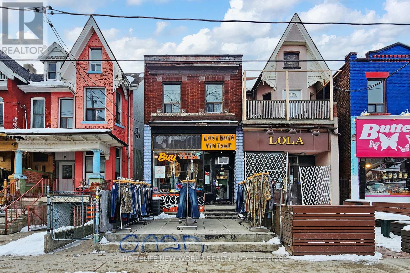 38 Kensington Avenue, Toronto, Ontario M5T 2J9 - Photo 2 - C12708426