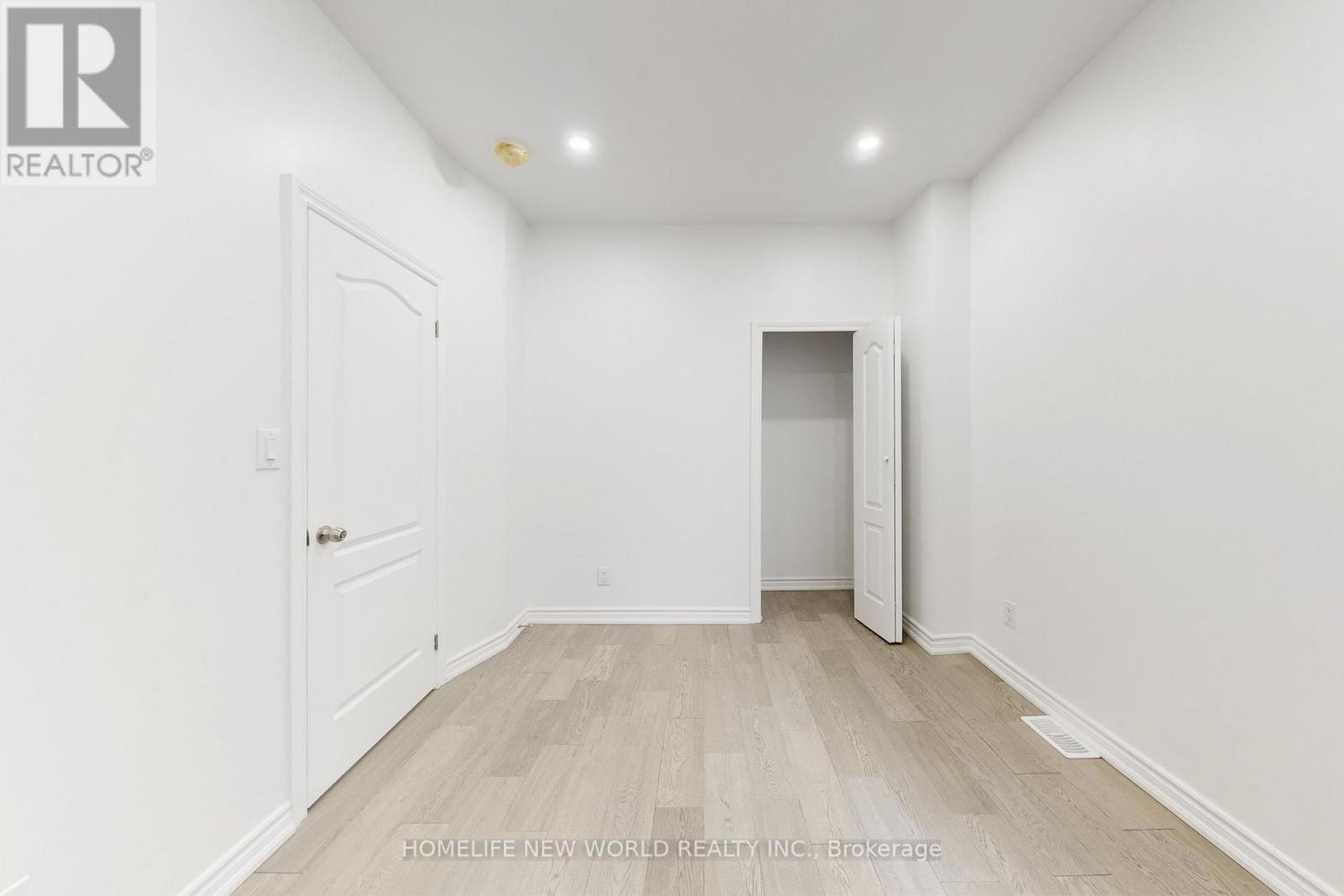 38 Kensington Avenue, Toronto, Ontario M5T 2J9 - Photo 26 - C12708426