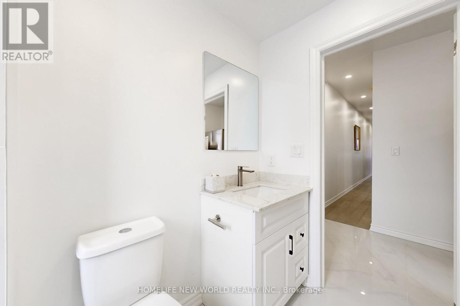 38 Kensington Avenue, Toronto, Ontario M5T 2J9 - Photo 29 - C12708426