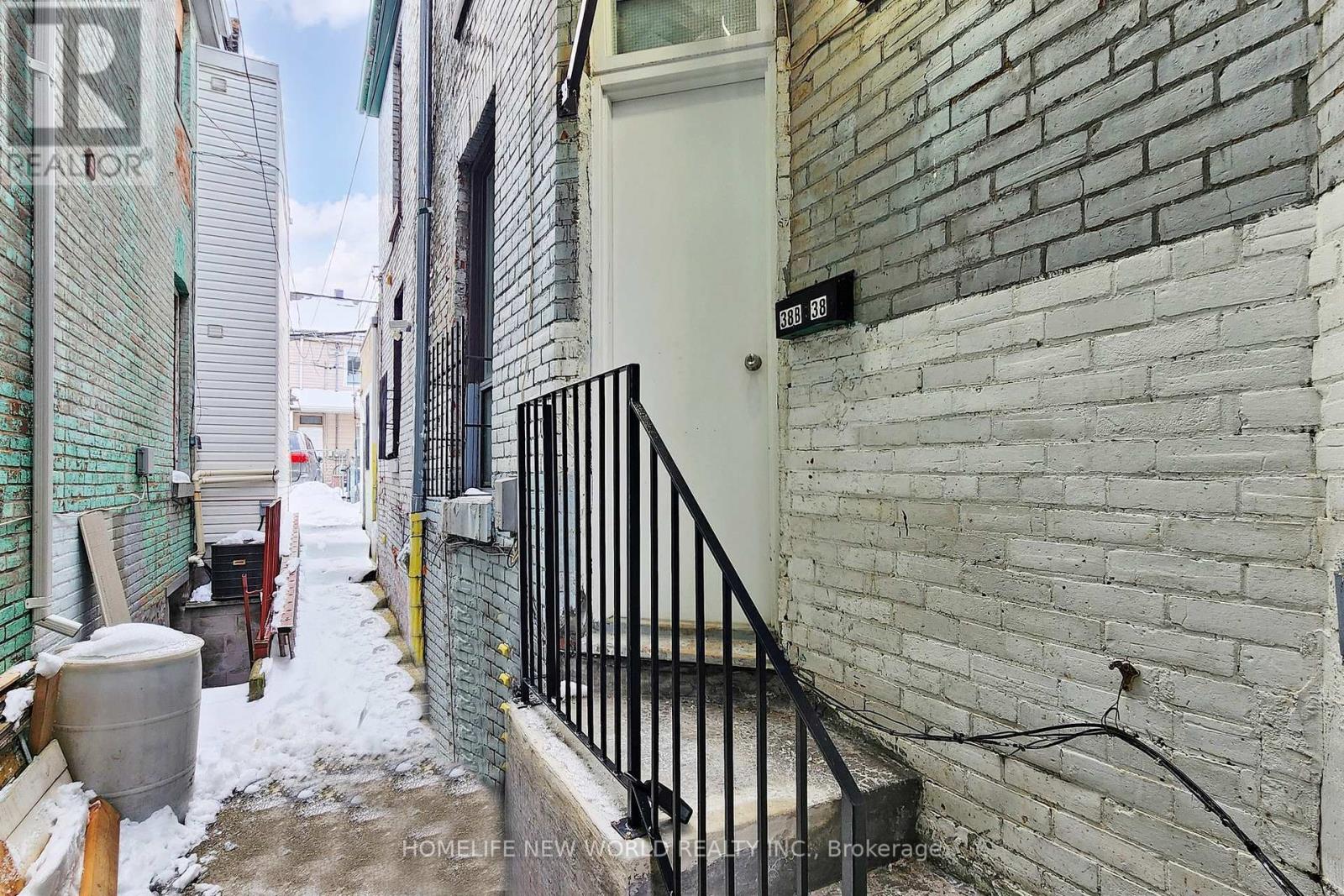 38 Kensington Avenue, Toronto, Ontario M5T 2J9 - Photo 6 - C12708426