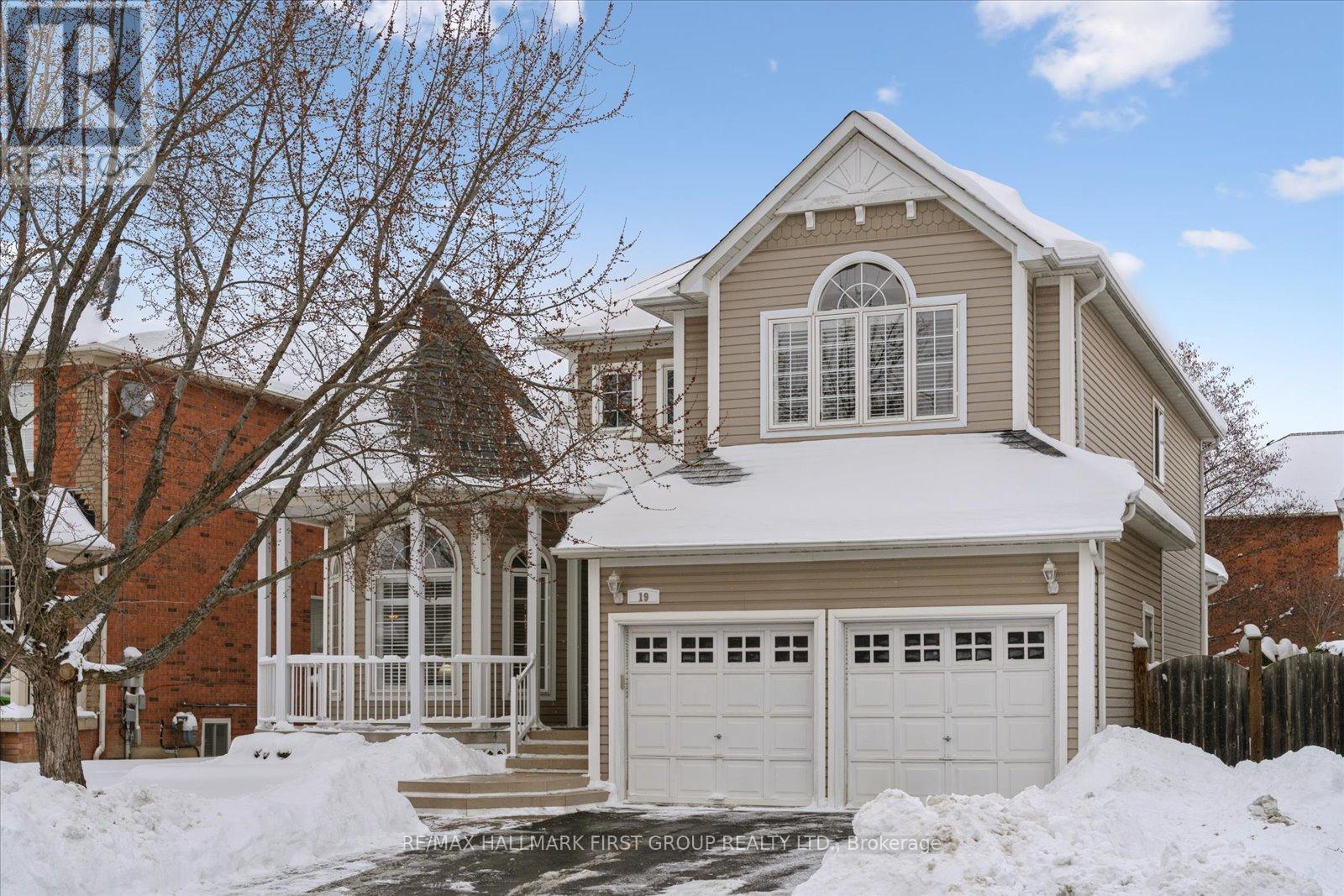 19 ELDER CRESCENT, Whitby, Ontario