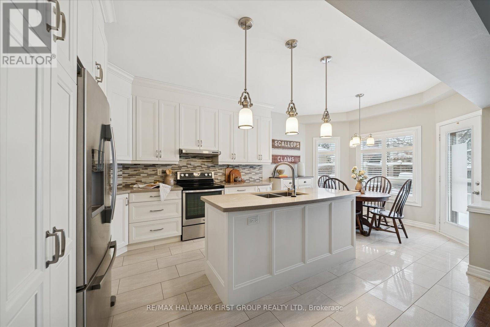 19 Elder Crescent, Whitby, Ontario  L1M 2H6 - Photo 6 - E12708172