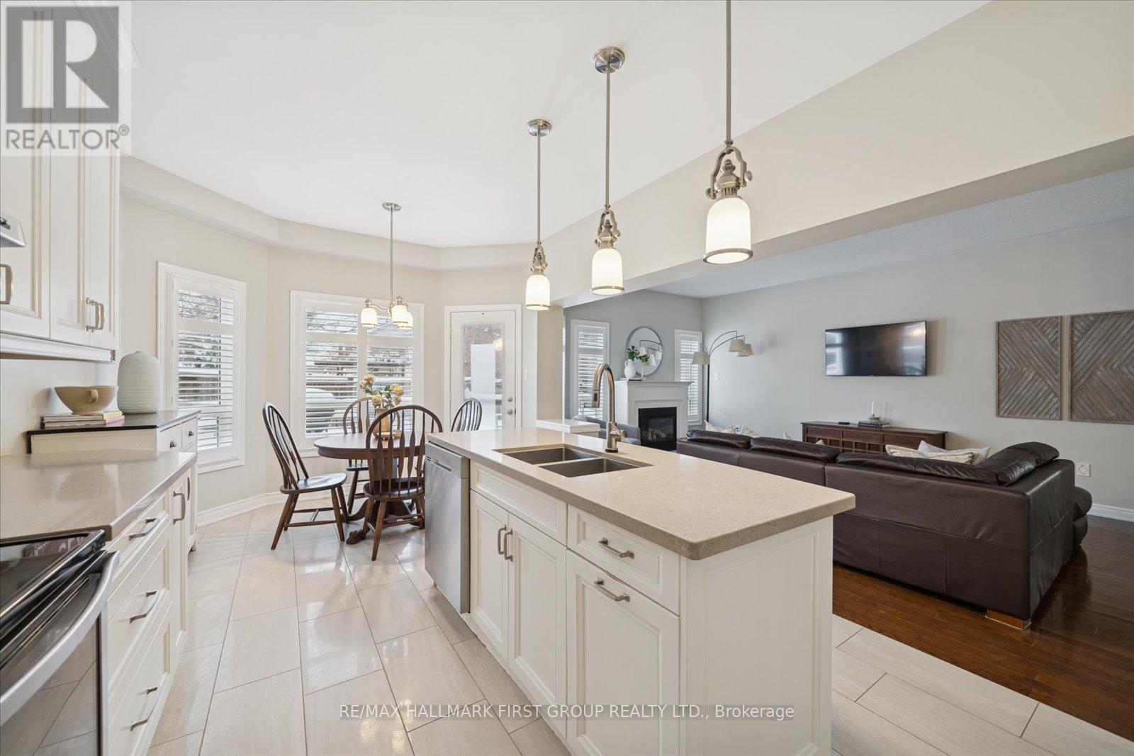 19 Elder Crescent, Whitby, Ontario  L1M 2H6 - Photo 8 - E12708172