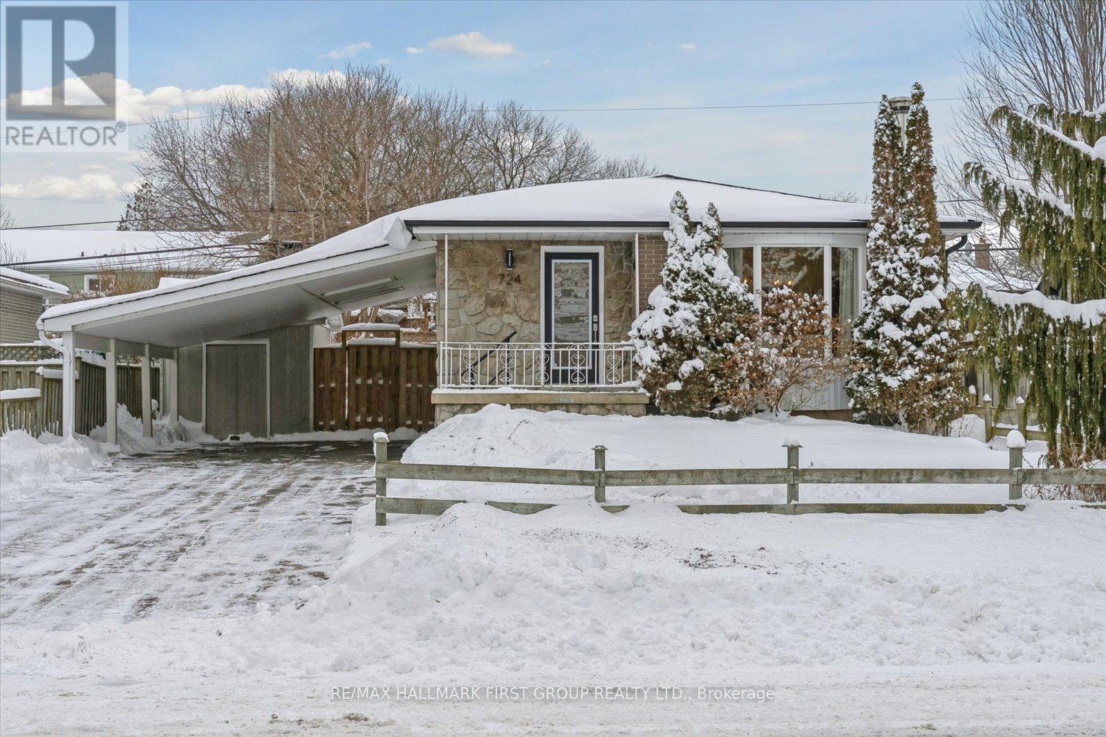 724 BALATON AVENUE, Pickering, Ontario