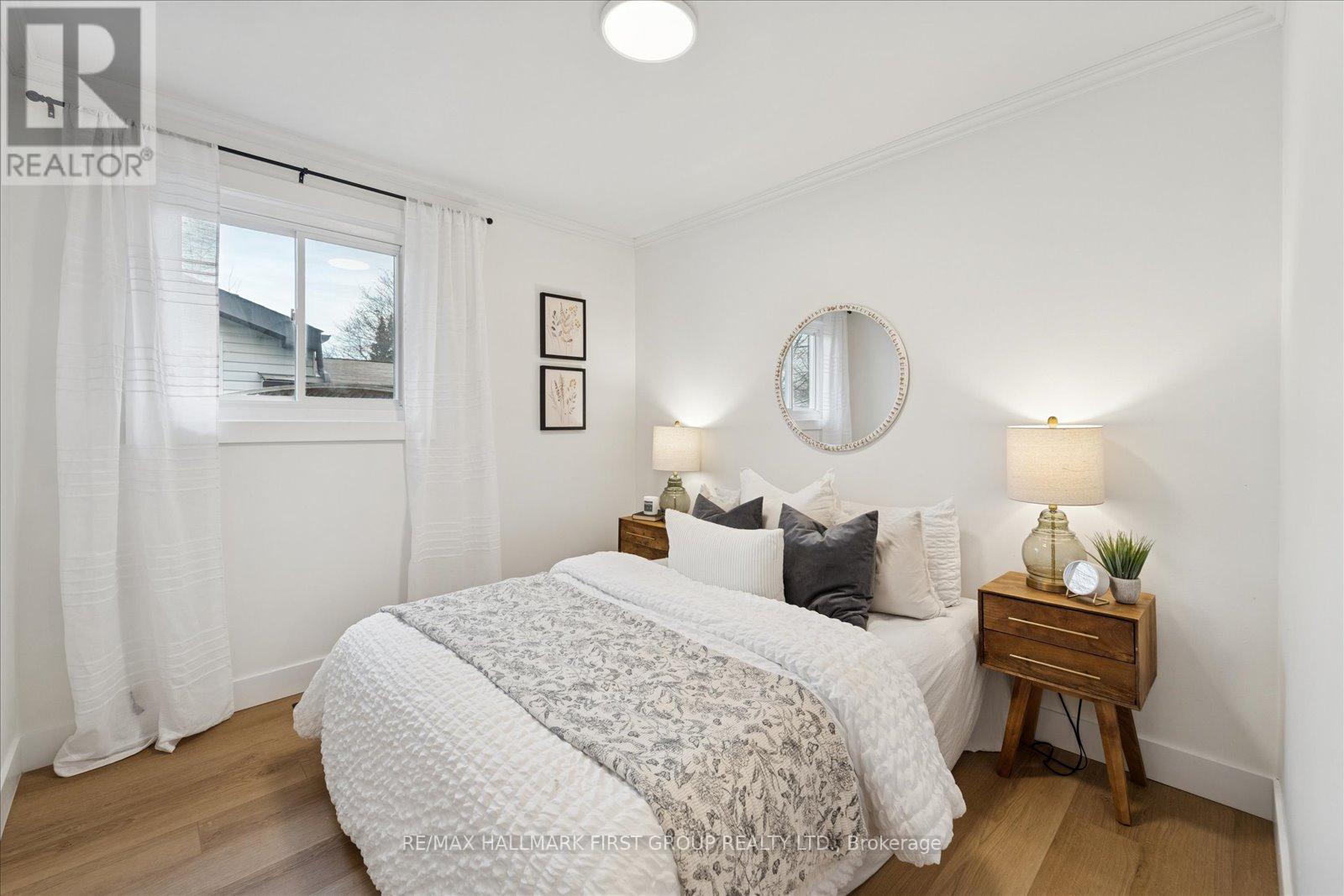 724 Balaton Avenue, Pickering, Ontario  L1W 1W4 - Photo 14 - E12708206