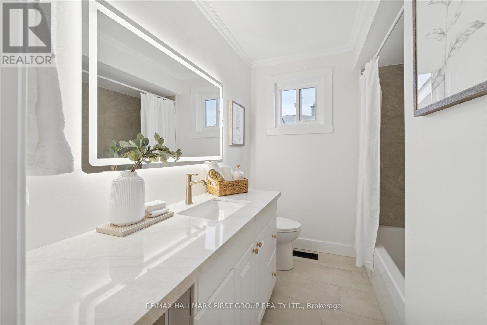 724 Balaton Avenue, Pickering, Ontario  L1W 1W4 - Photo 15 - E12708206