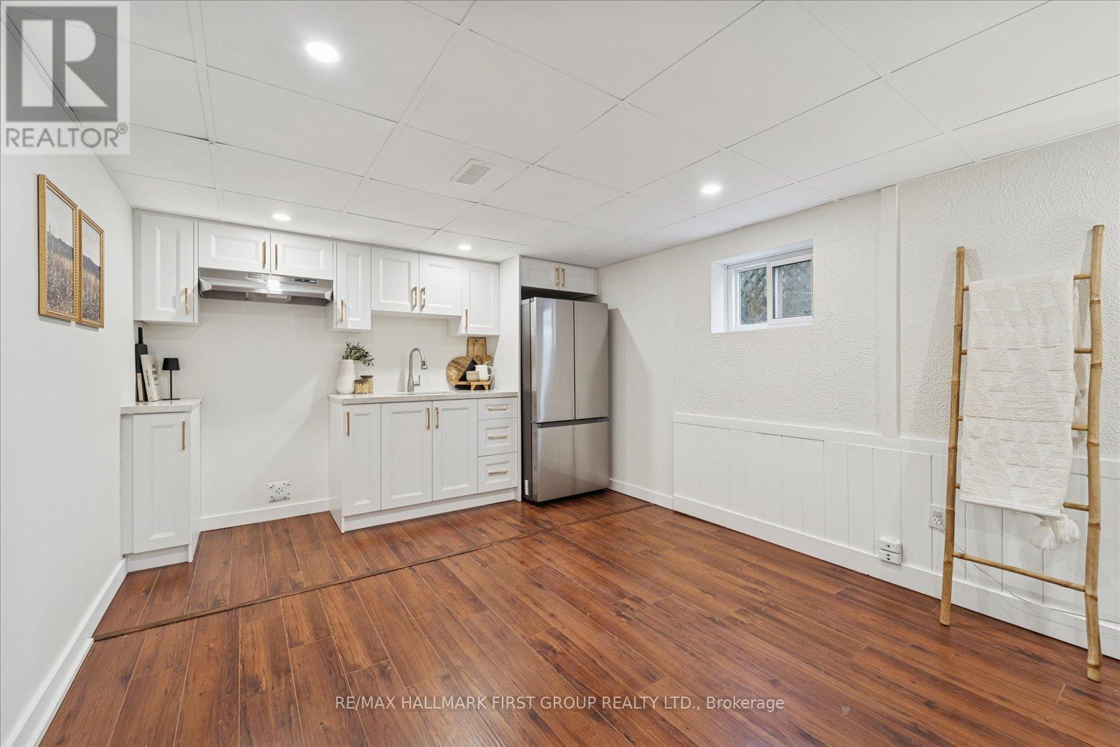 724 Balaton Avenue, Pickering, Ontario  L1W 1W4 - Photo 16 - E12708206