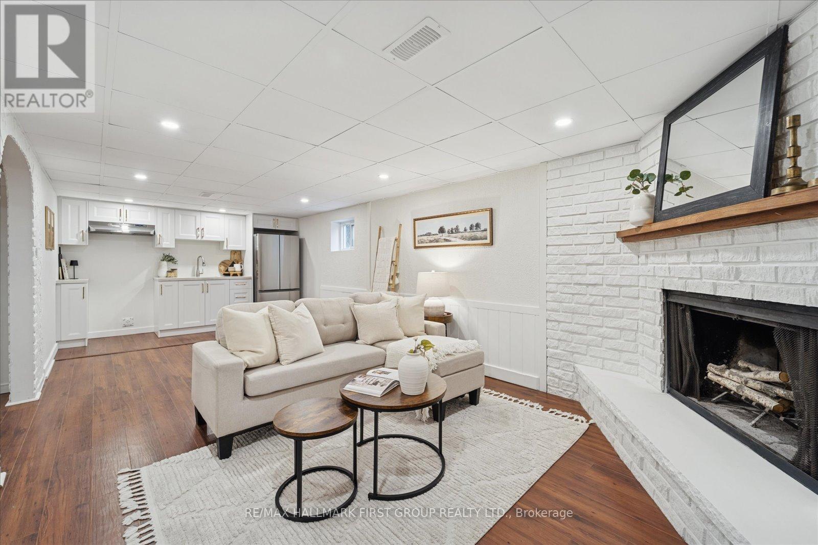 724 Balaton Avenue, Pickering, Ontario  L1W 1W4 - Photo 17 - E12708206