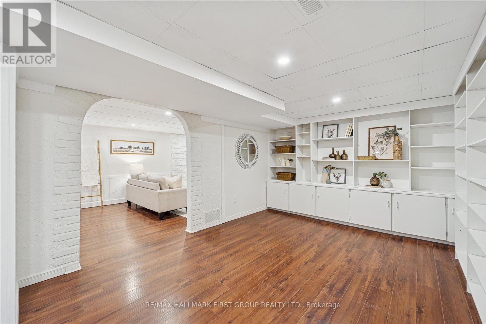 724 Balaton Avenue, Pickering, Ontario  L1W 1W4 - Photo 18 - E12708206