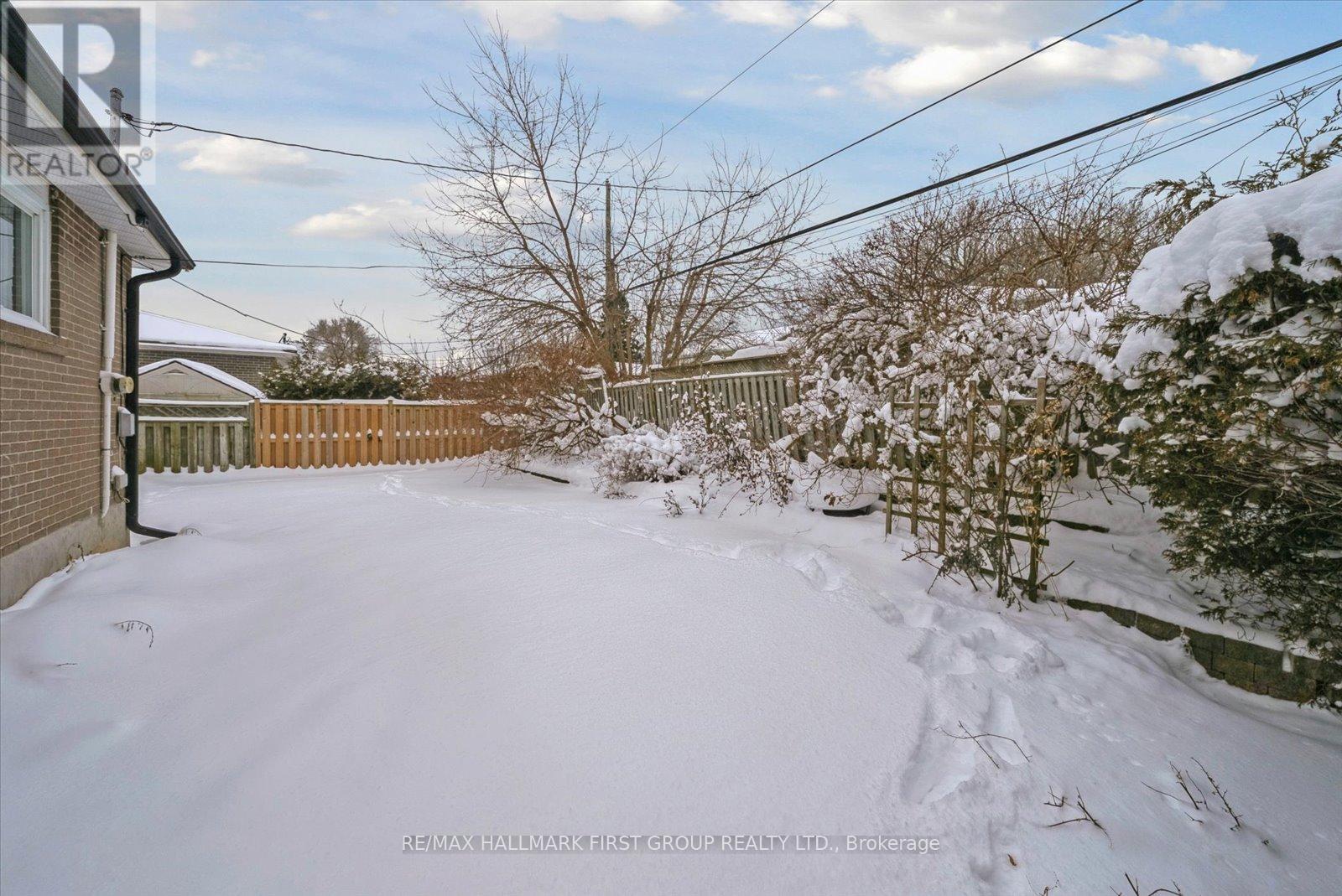 724 Balaton Avenue, Pickering, Ontario  L1W 1W4 - Photo 21 - E12708206