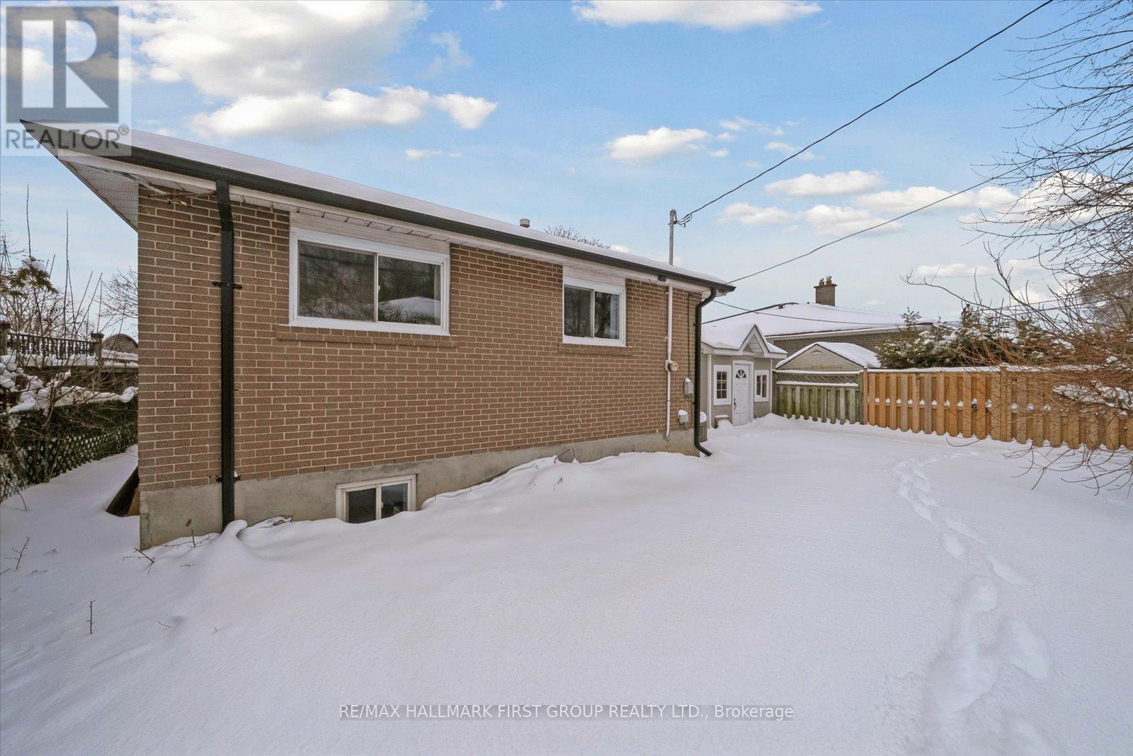 724 Balaton Avenue, Pickering, Ontario  L1W 1W4 - Photo 22 - E12708206