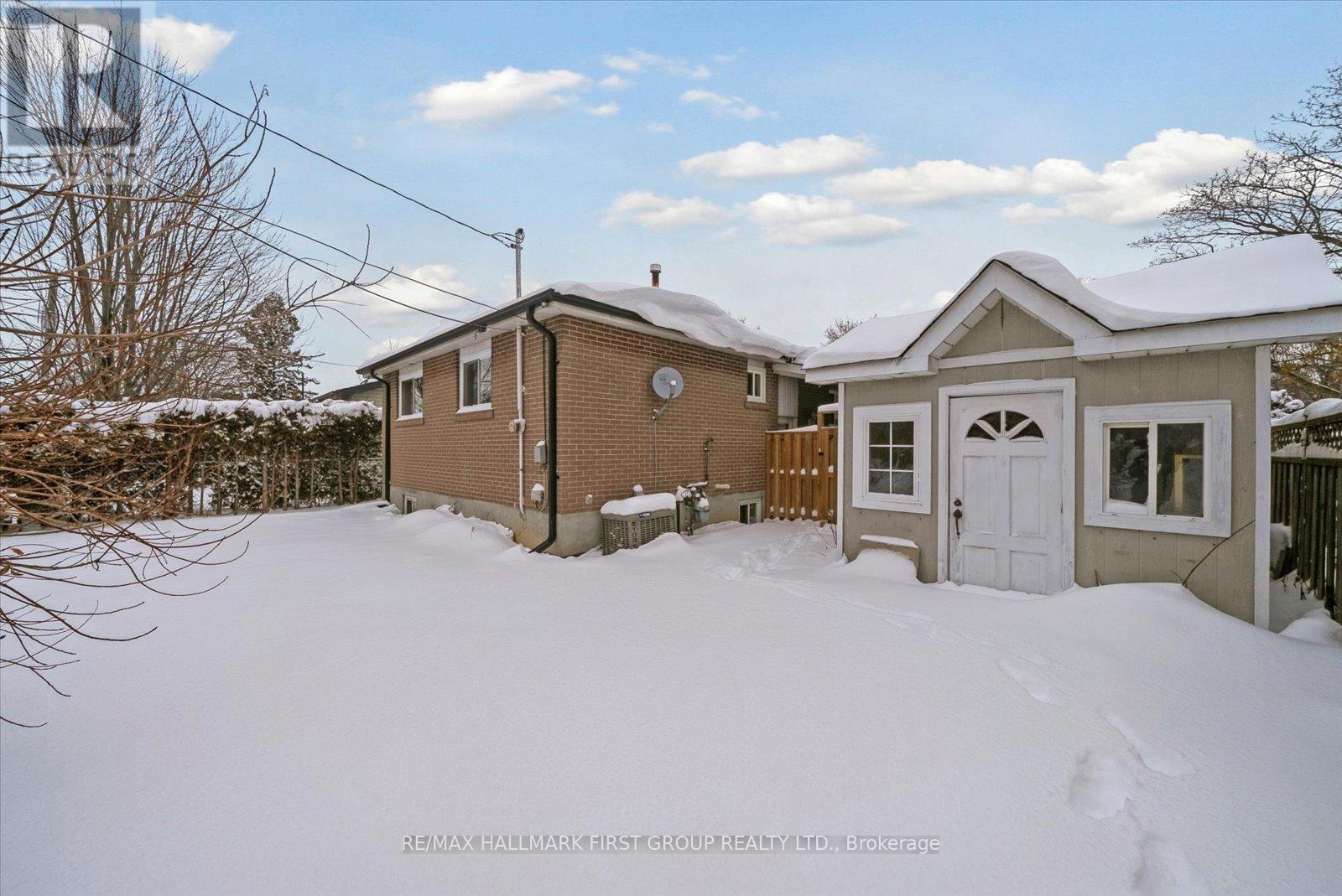 724 Balaton Avenue, Pickering, Ontario  L1W 1W4 - Photo 23 - E12708206