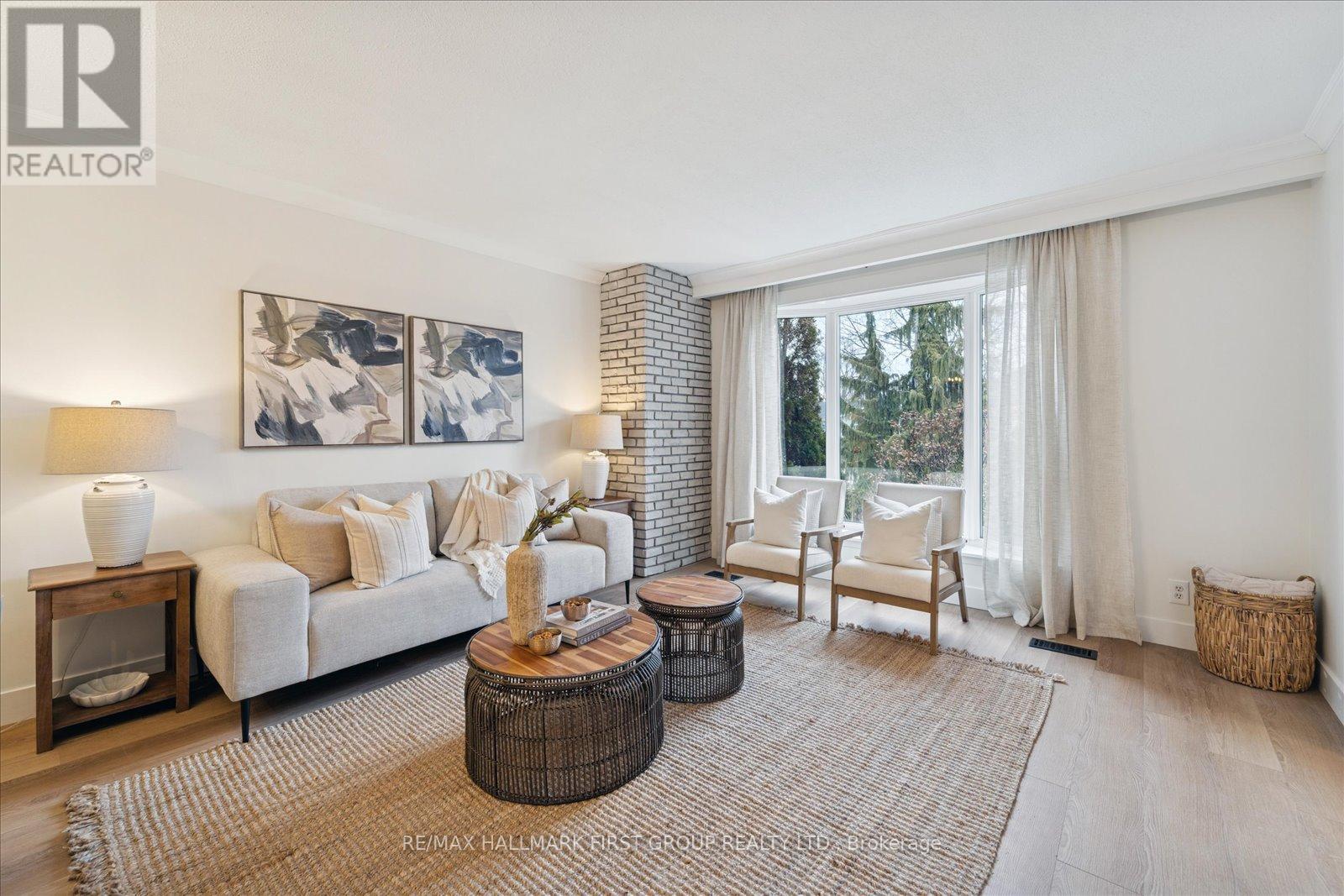 724 Balaton Avenue, Pickering, Ontario  L1W 1W4 - Photo 8 - E12708206