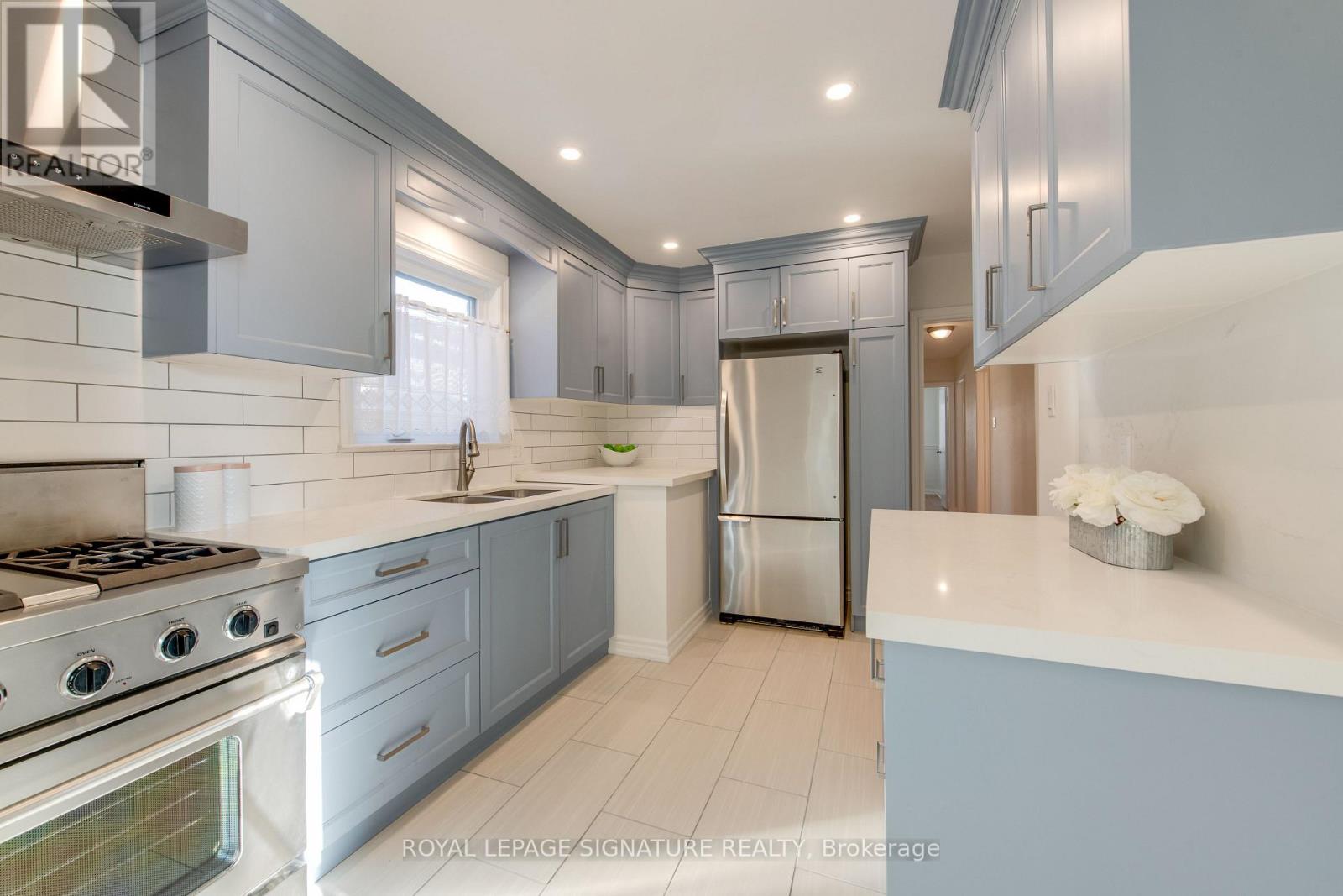 9 Ivorwood Crescent, Toronto, Ontario  M1R 2X5 - Photo 8 - E12708250