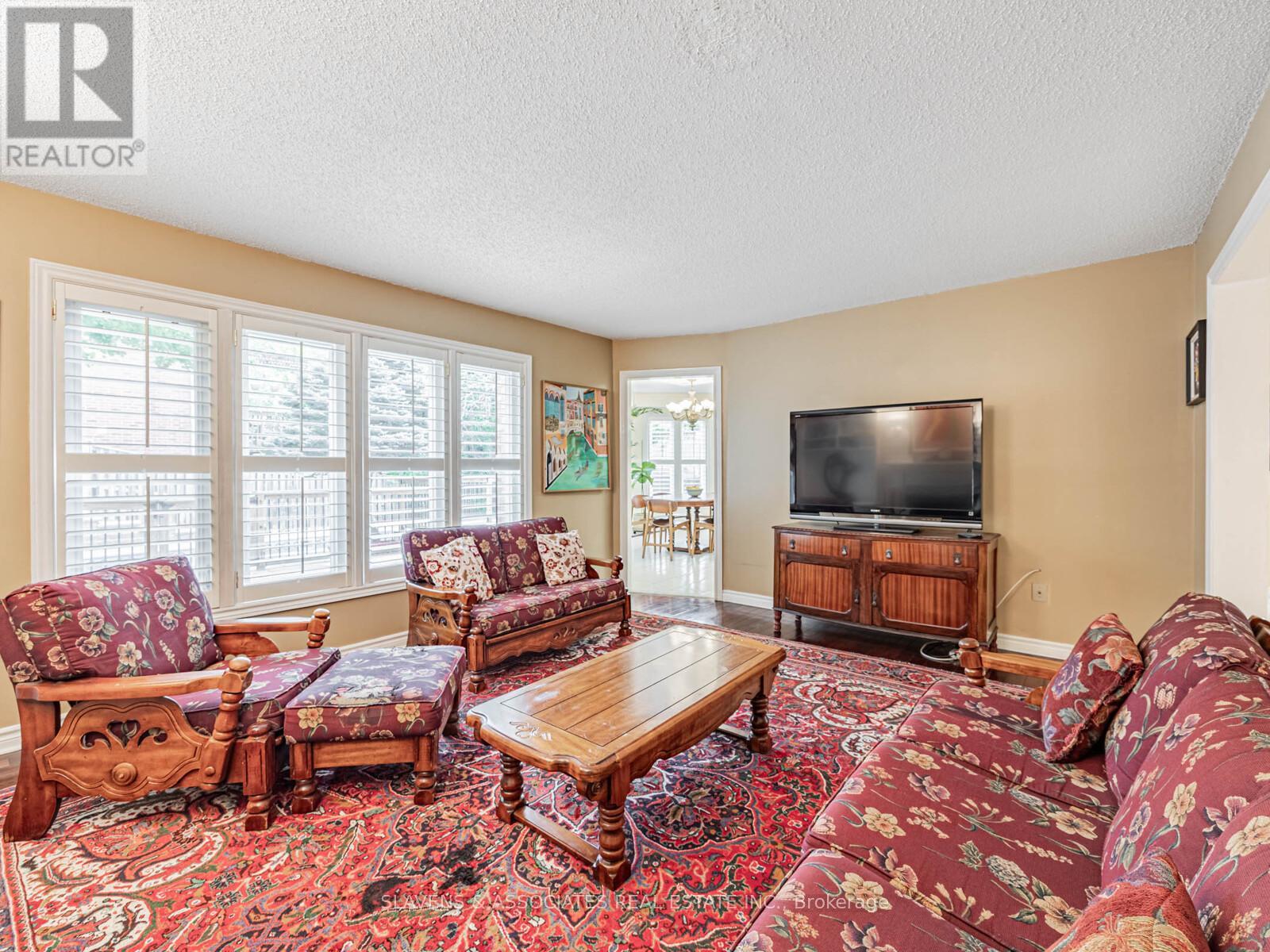 1357 Rougemount Drive, Pickering, Ontario  L1V 1N2 - Photo 10 - E12708364