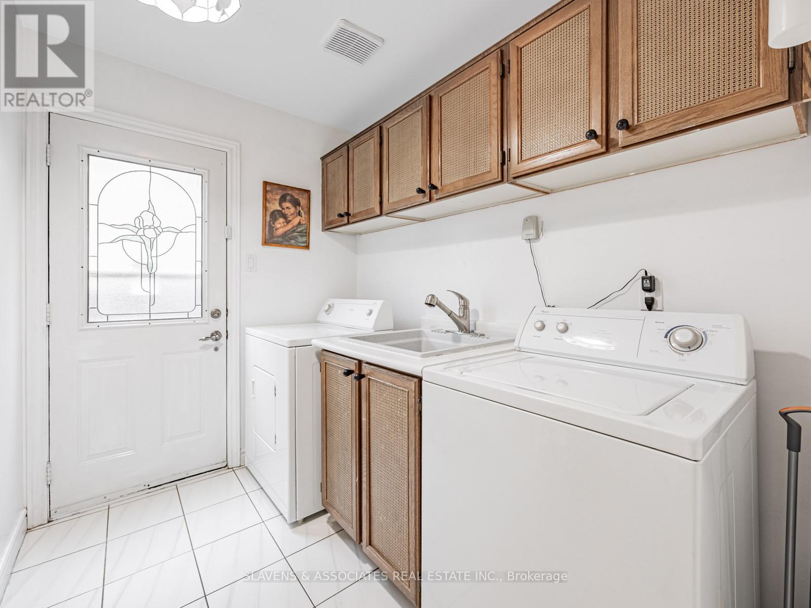 1357 Rougemount Drive, Pickering, Ontario  L1V 1N2 - Photo 12 - E12708364