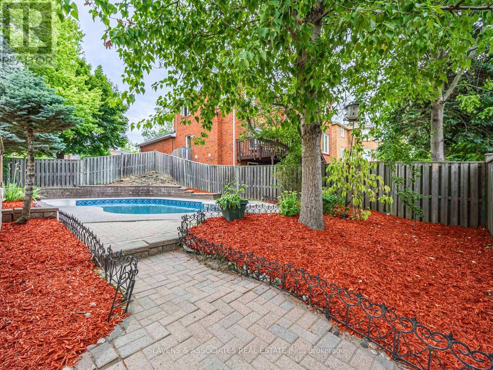 1357 Rougemount Drive, Pickering, Ontario  L1V 1N2 - Photo 22 - E12708364