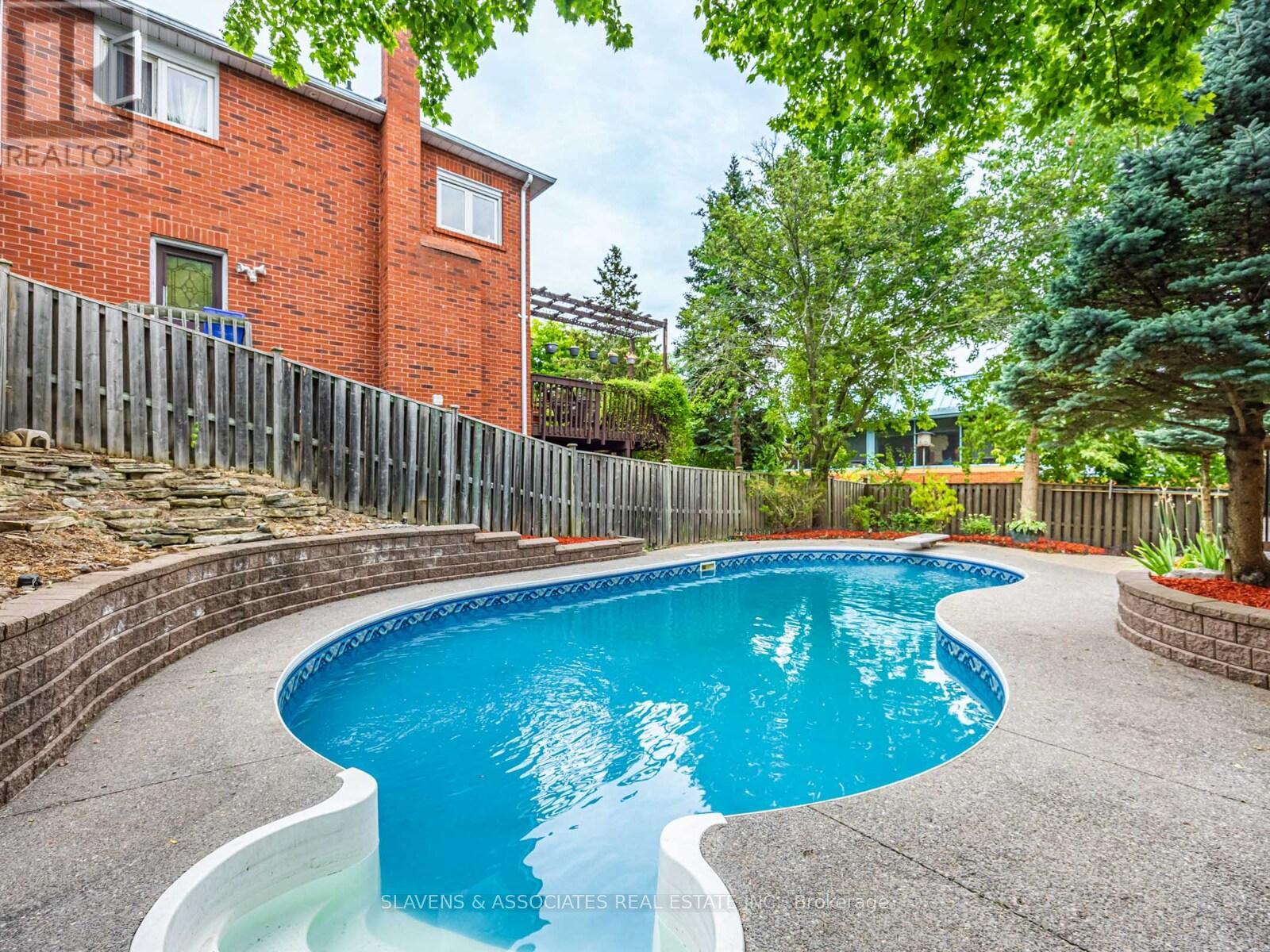 1357 Rougemount Drive, Pickering, Ontario  L1V 1N2 - Photo 23 - E12708364