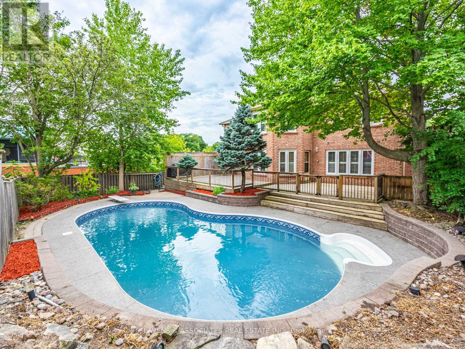 1357 Rougemount Drive, Pickering, Ontario  L1V 1N2 - Photo 24 - E12708364