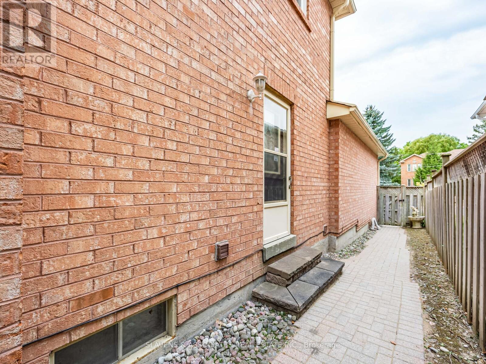 1357 Rougemount Drive, Pickering, Ontario  L1V 1N2 - Photo 26 - E12708364