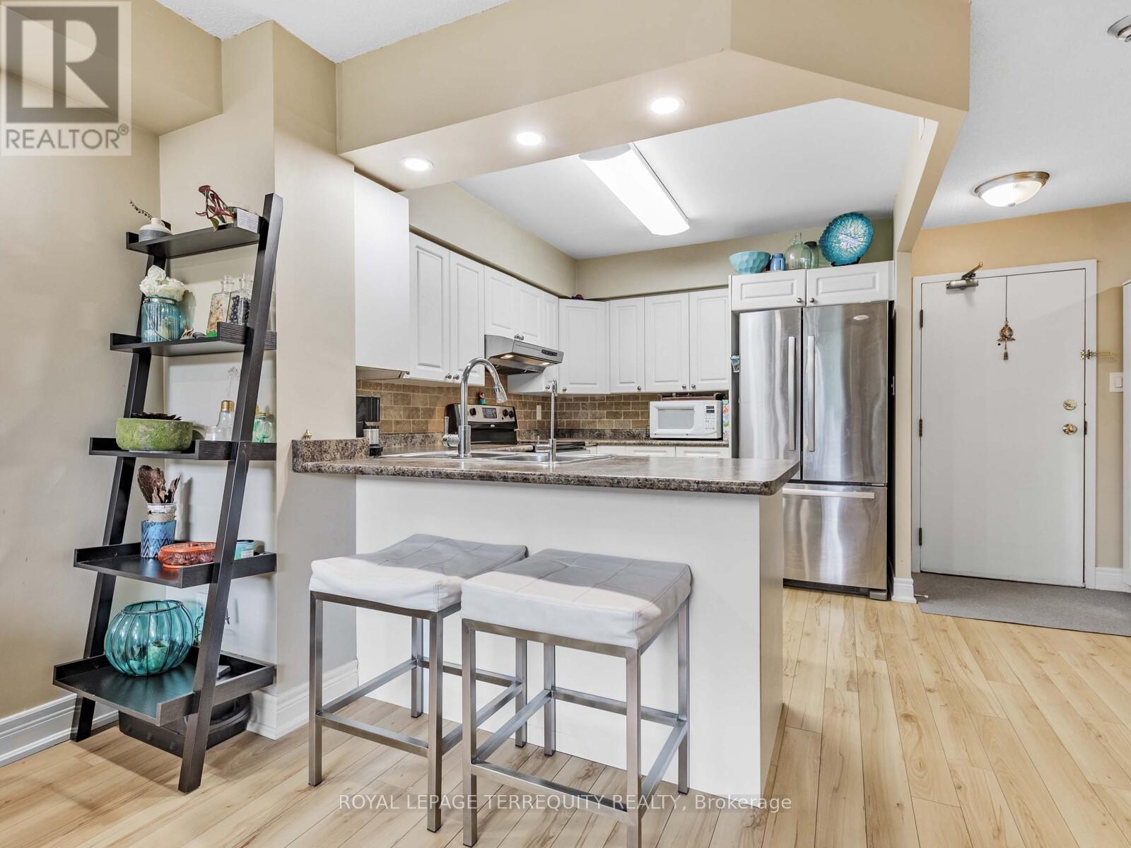 203 - 326 Major Mackenzie Drive E, Richmond Hill, Ontario  L4C 8T4 - Photo 13 - N12708170