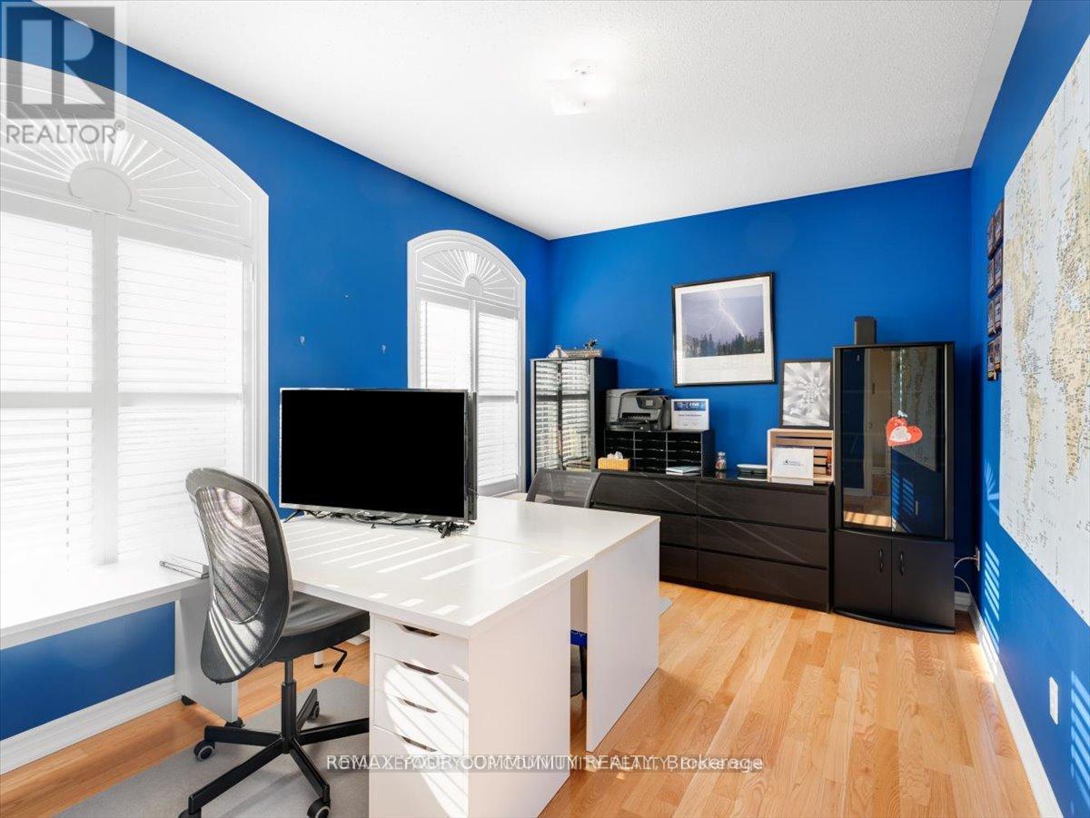 9 Heaney Court, Aurora, Ontario  L4G 0J7 - Photo 10 - N12708258