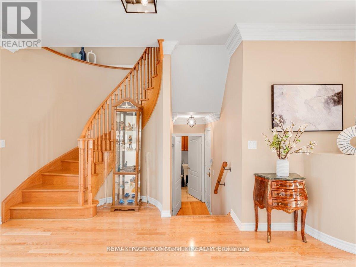 9 Heaney Court, Aurora, Ontario  L4G 0J7 - Photo 11 - N12708258