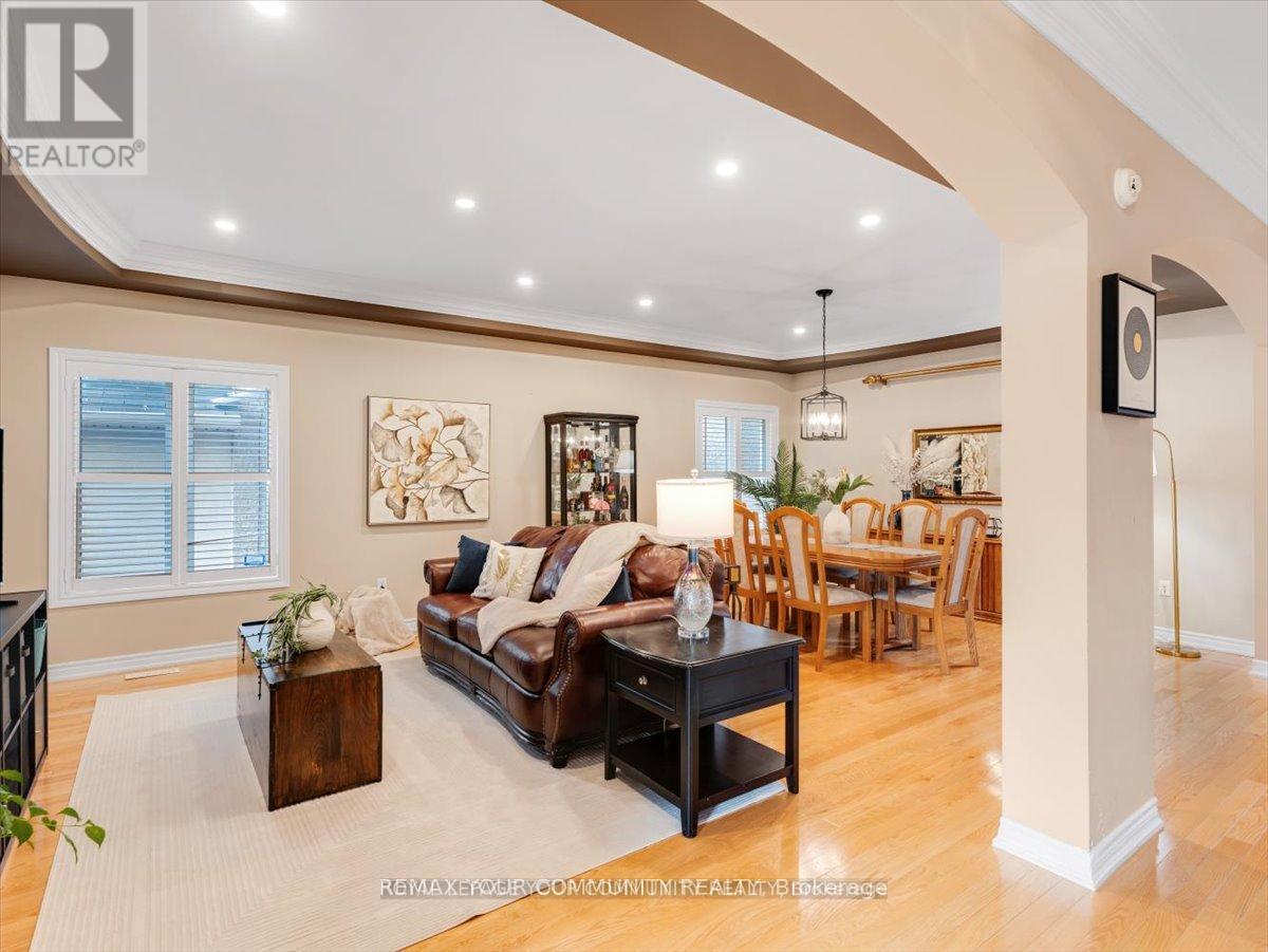 9 Heaney Court, Aurora, Ontario  L4G 0J7 - Photo 6 - N12708258