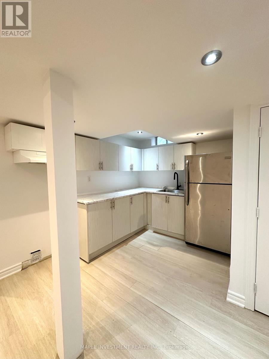 97 Long Point Drive, Richmond Hill, Ontario  L4E 3Z7 - Photo 8 - N12708304