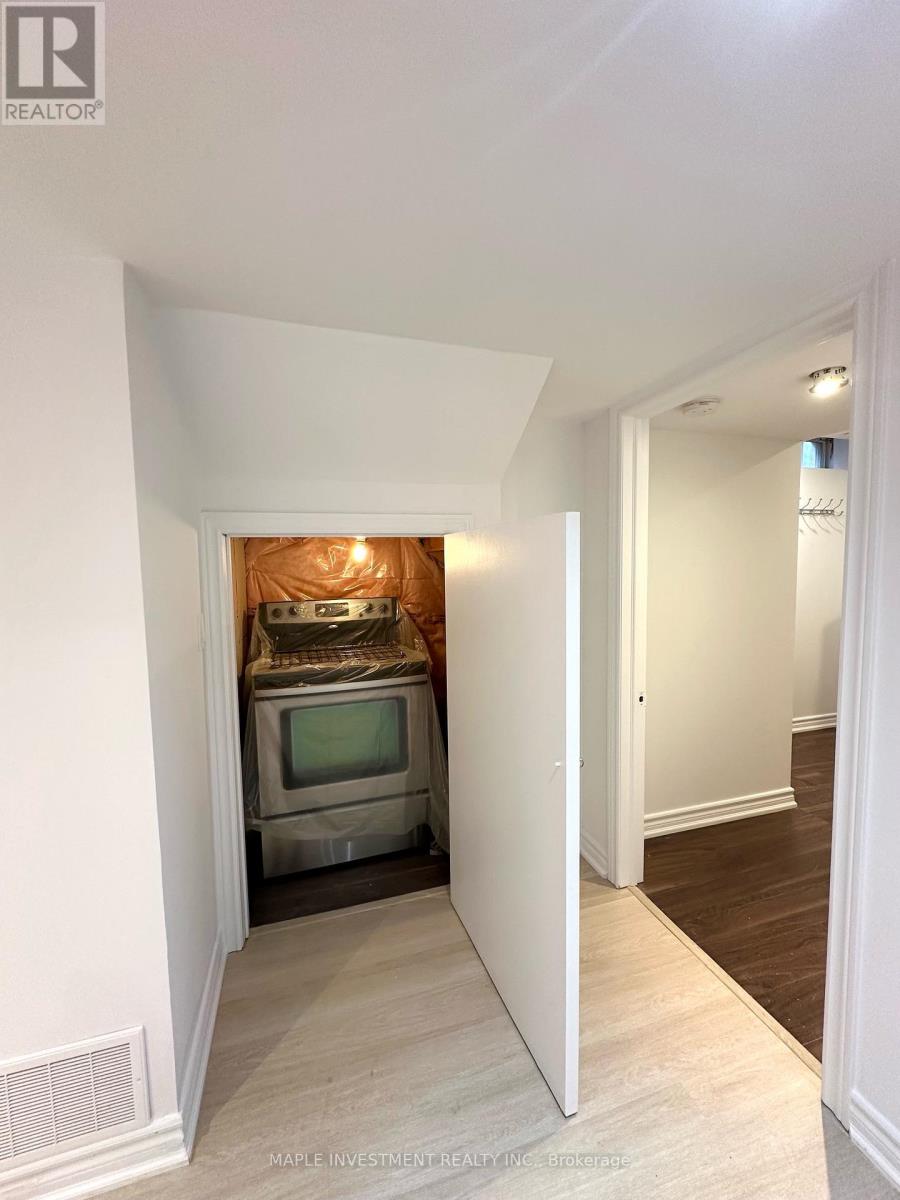 97 Long Point Drive, Richmond Hill, Ontario  L4E 3Z7 - Photo 9 - N12708304