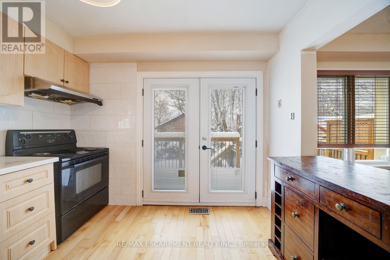 108 Olde Bayview Avenue, Richmond Hill, Ontario  L4E 3C7 - Photo 11 - N12708384