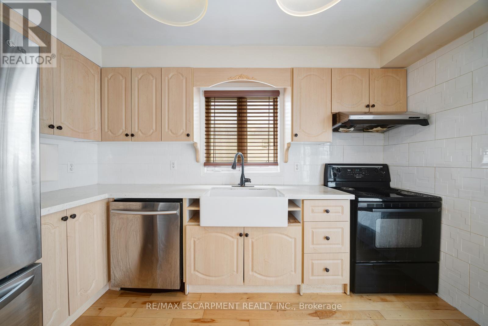 108 Olde Bayview Avenue, Richmond Hill, Ontario  L4E 3C7 - Photo 13 - N12708384