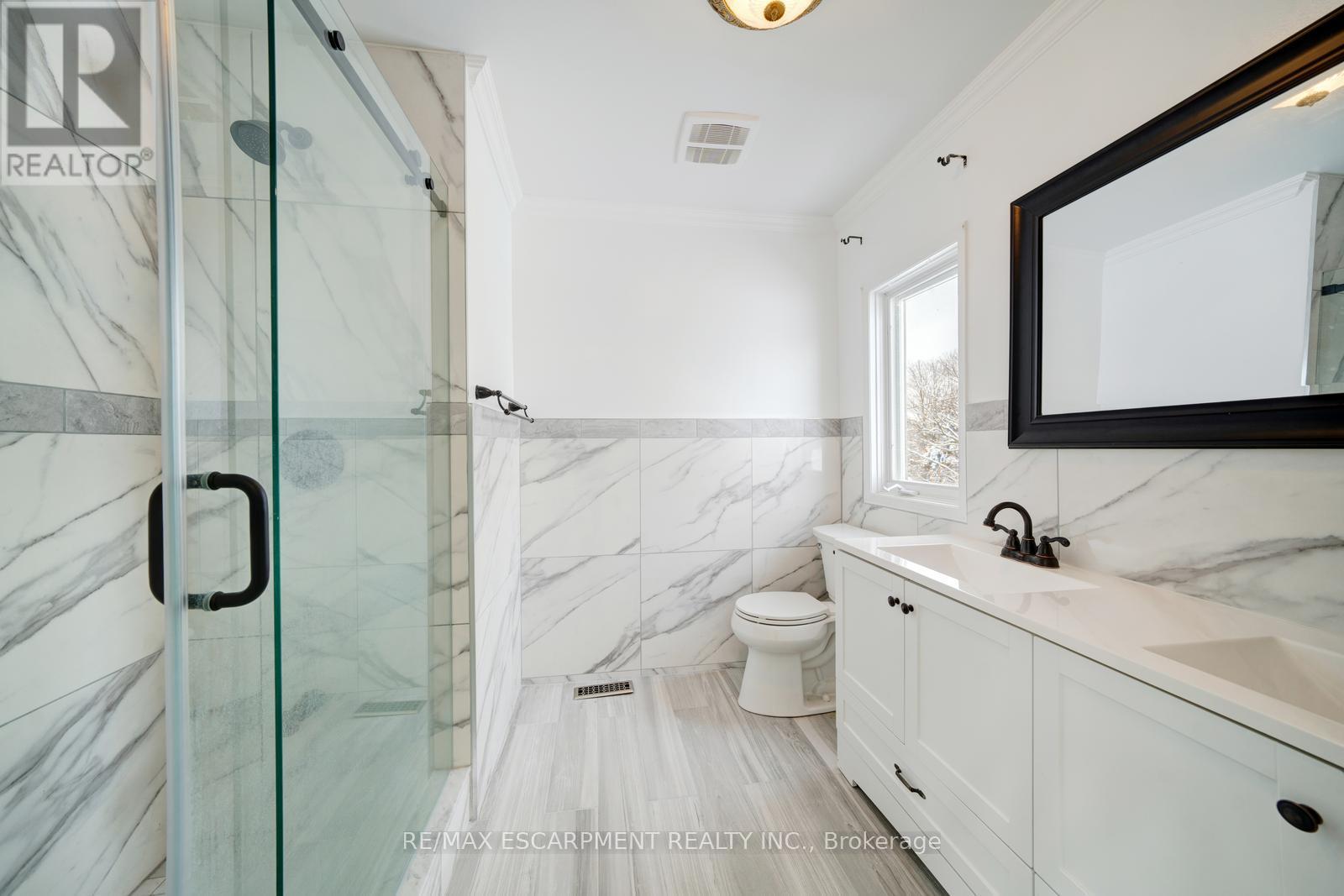 108 Olde Bayview Avenue, Richmond Hill, Ontario  L4E 3C7 - Photo 20 - N12708384