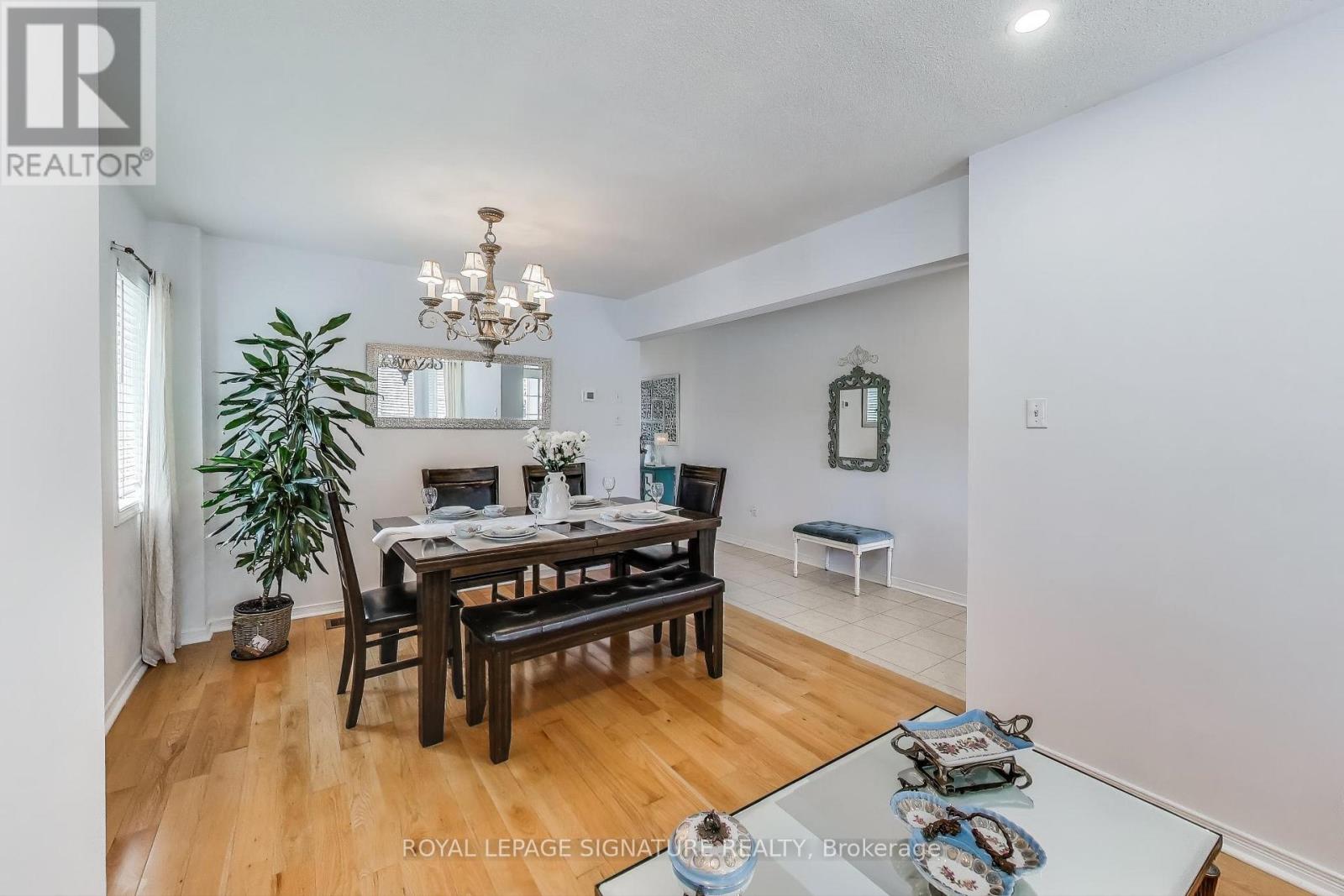 65 Red River Crescent, Newmarket, Ontario  L3X 2X2 - Photo 8 - N12708396