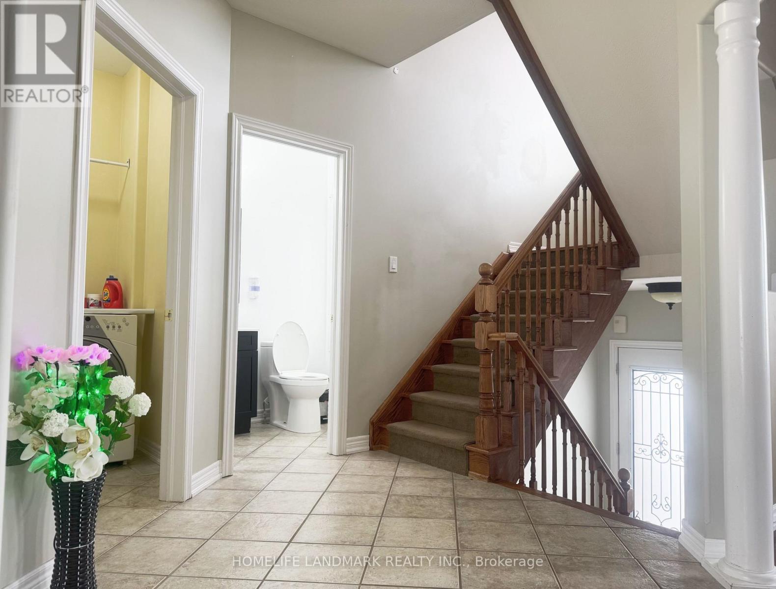 10 Highland Terrace, Bradford West Gwillimbury (Bradford), Ontario  L3Z 3E8 - Photo 3 - N12708412